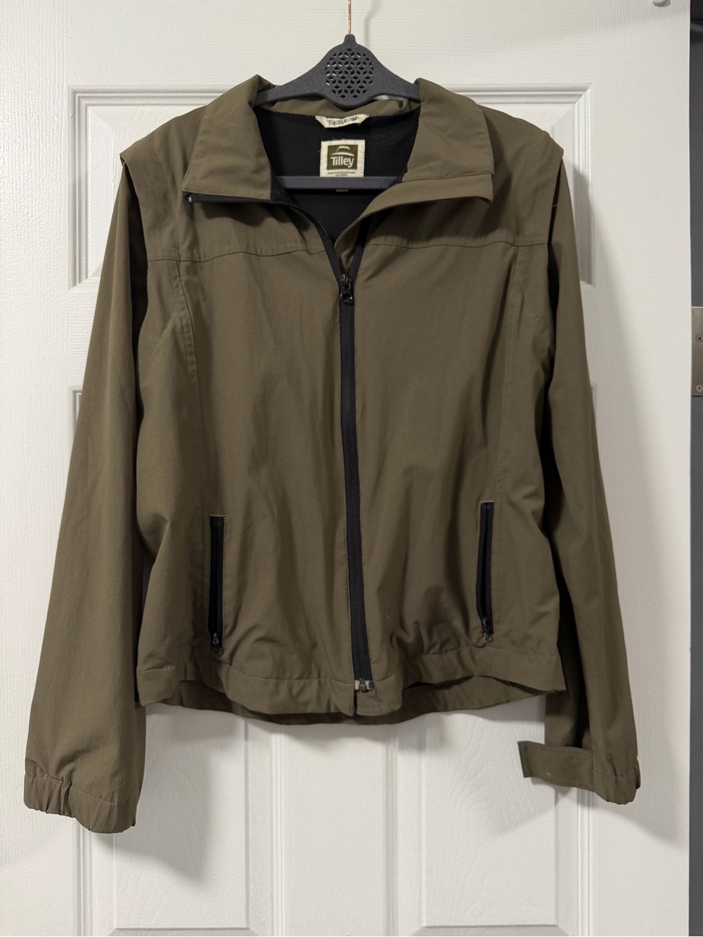 Tilley Endurables Women’s M Convertible Travel Jacket Vest Olive Made Canada